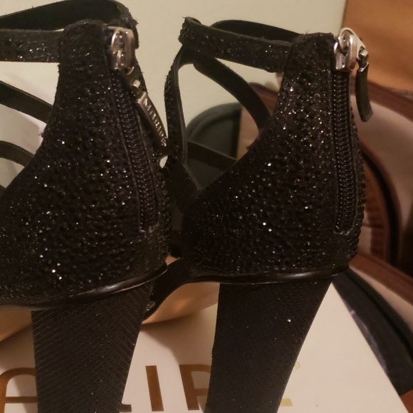 Shoes - Picture 2 of 4